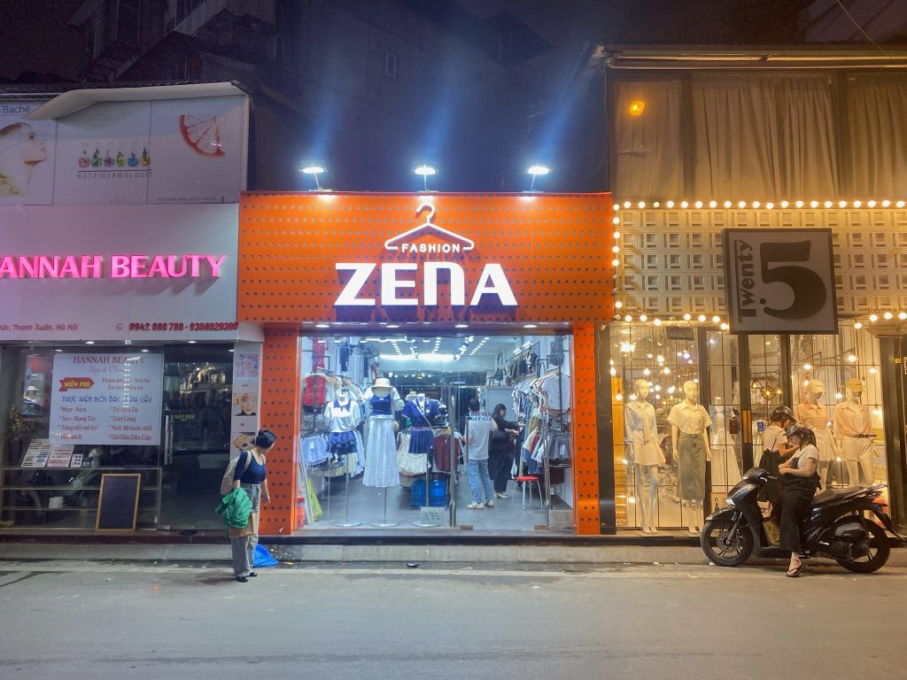 Thi công biển biển hiệu led thời trang ZENA